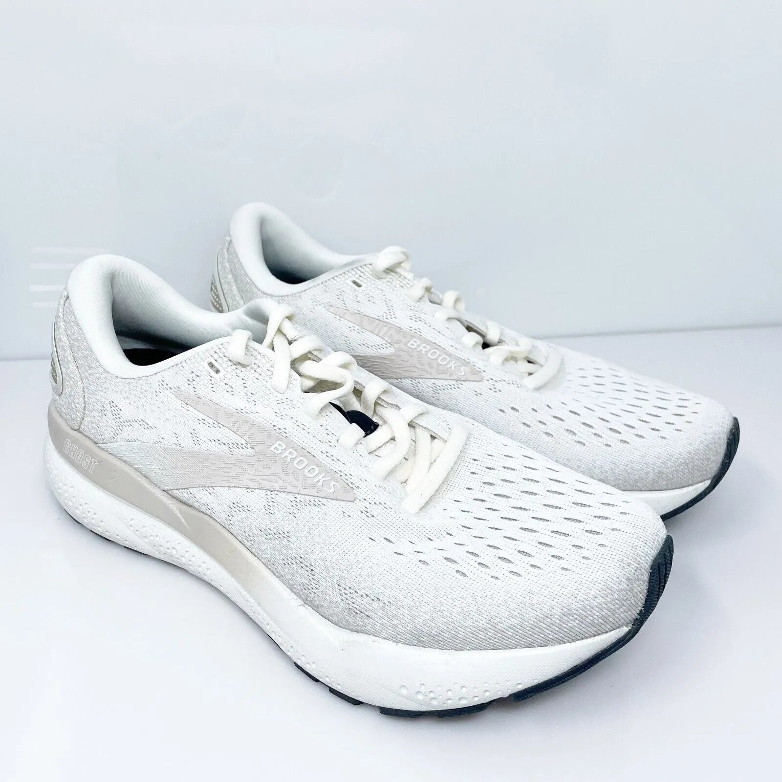 Brooks Mens Ghost 16 1104181D164 White Running Shoes Sneakers Size 7 D