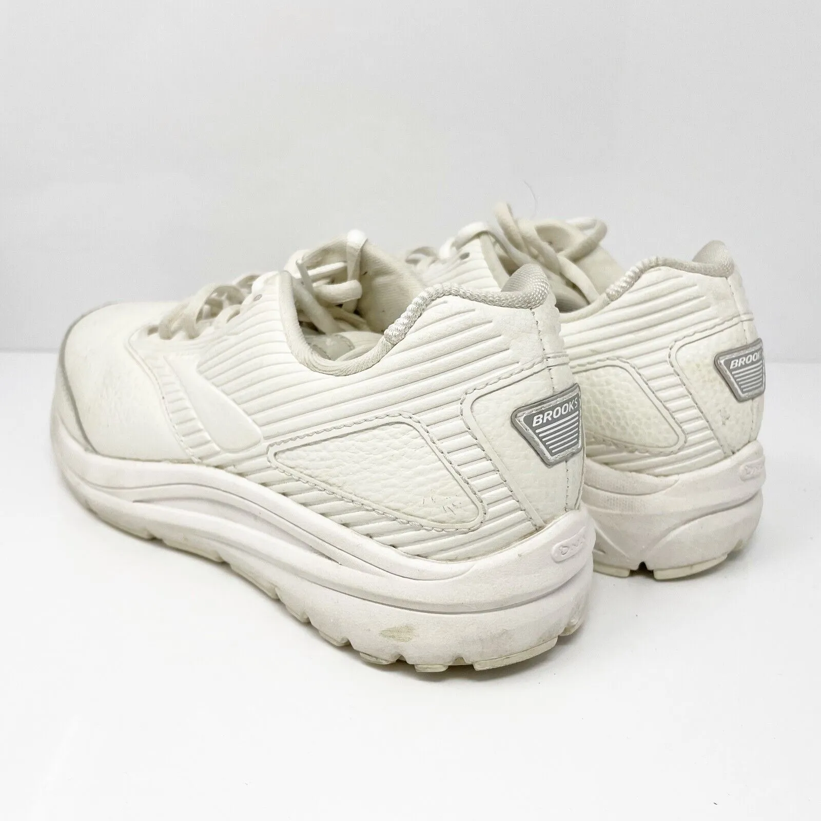 Brooks Womens Addiction Walker 2 1203071D142 White Running Shoes Sneakers Sz 7 D