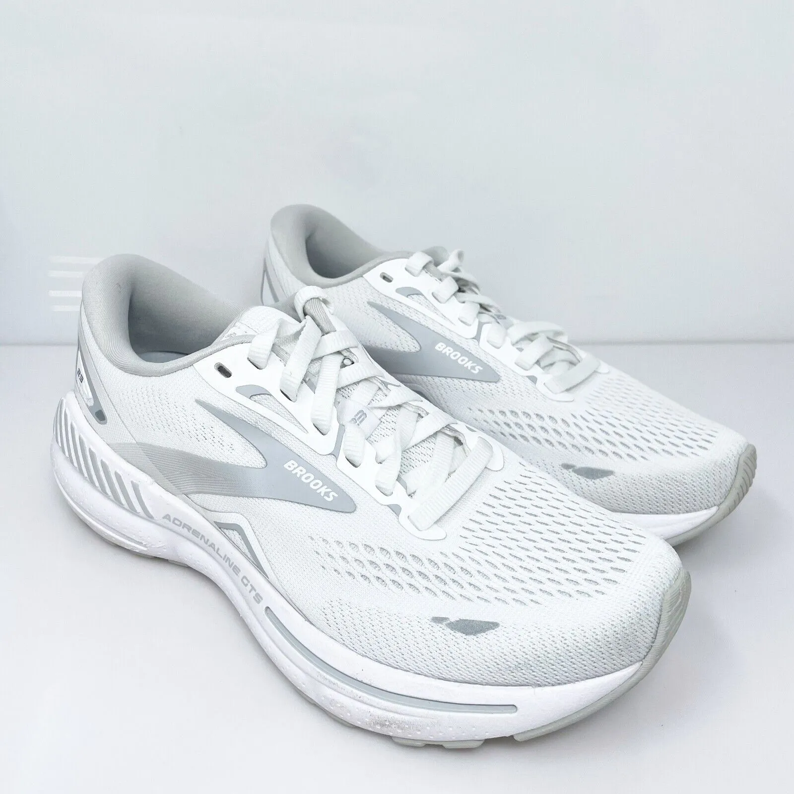 Brooks Womens Adrenaline GTS 23 1203811B104 White Running Shoes Sneakers Sz 5 B