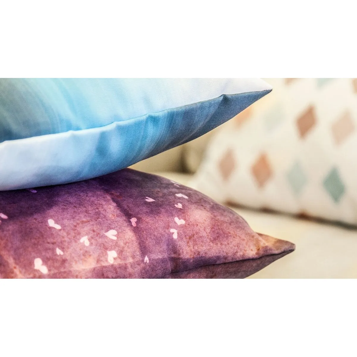LUCIPUR THROW PILLOW