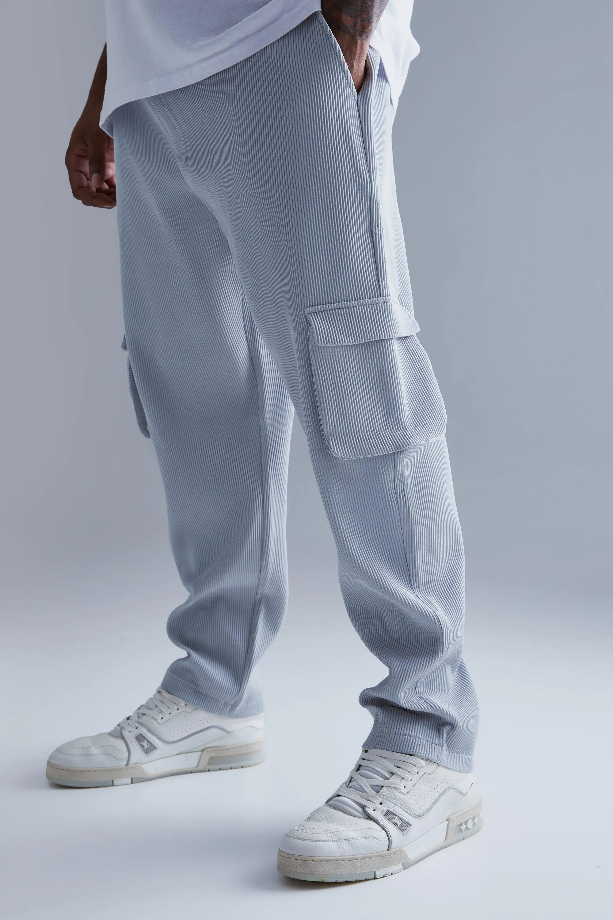 Plus Elastic Waist Tapered Fit Cargo Pleated Pants