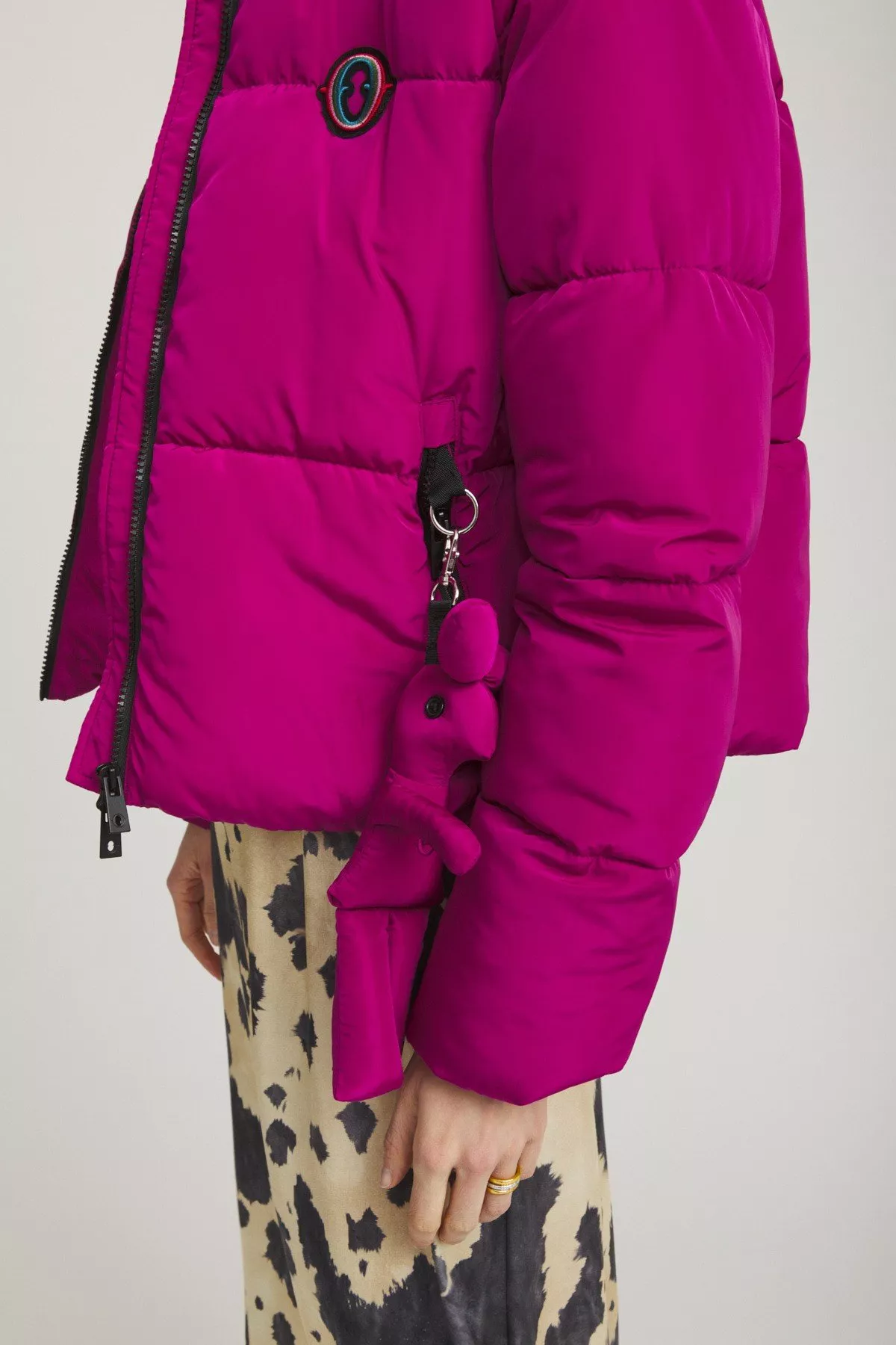 Puffer jacket with stitching